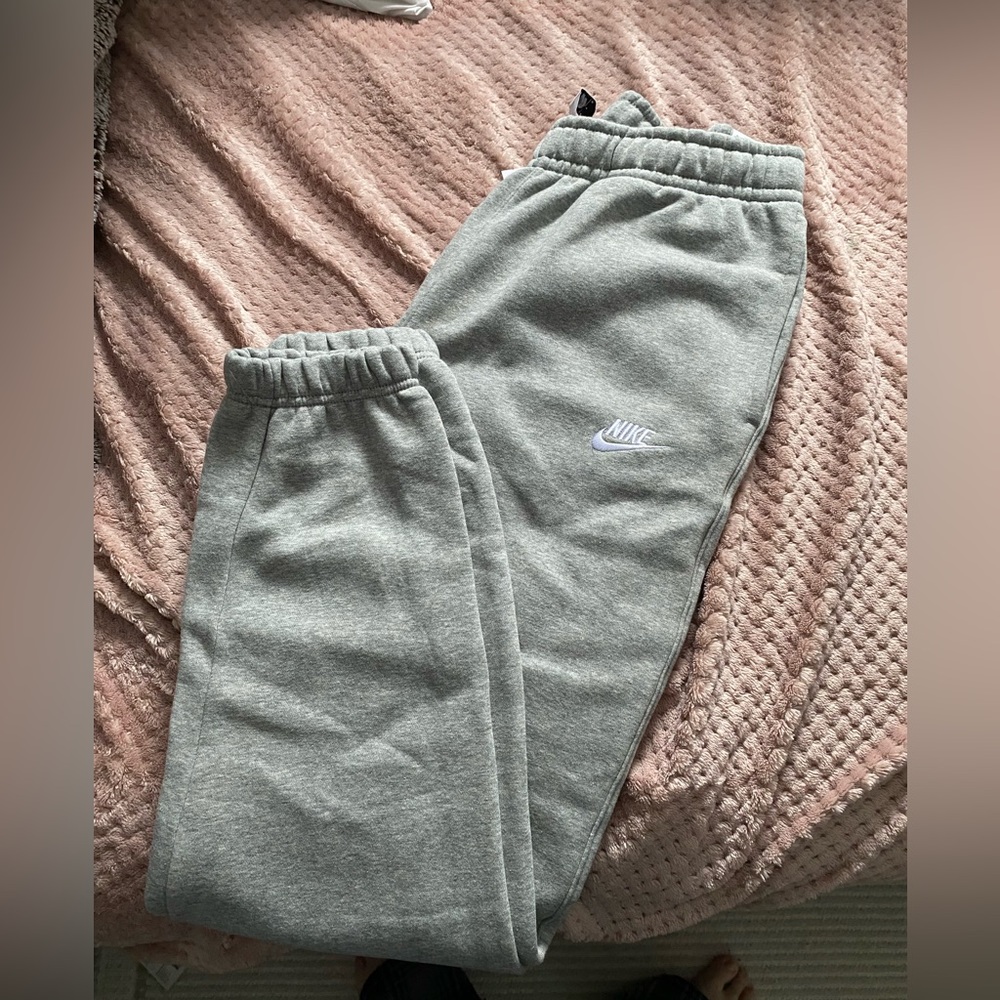 Men’s Nike sweats never worn!